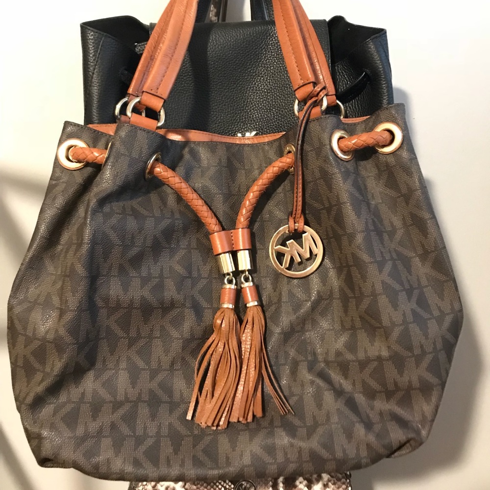 Michael Kors purse and matching wallet